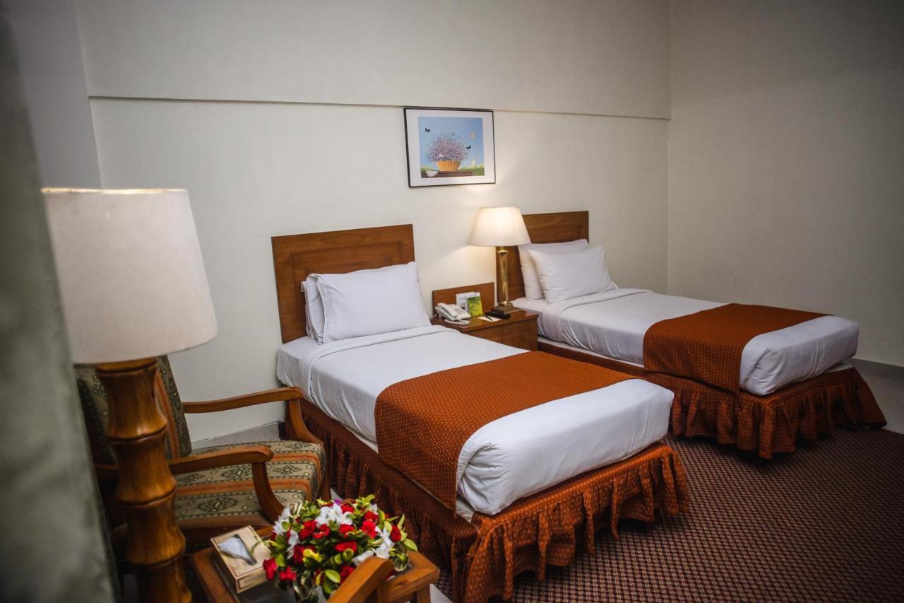 Hotel Mehran Карачи Экстерьер фото