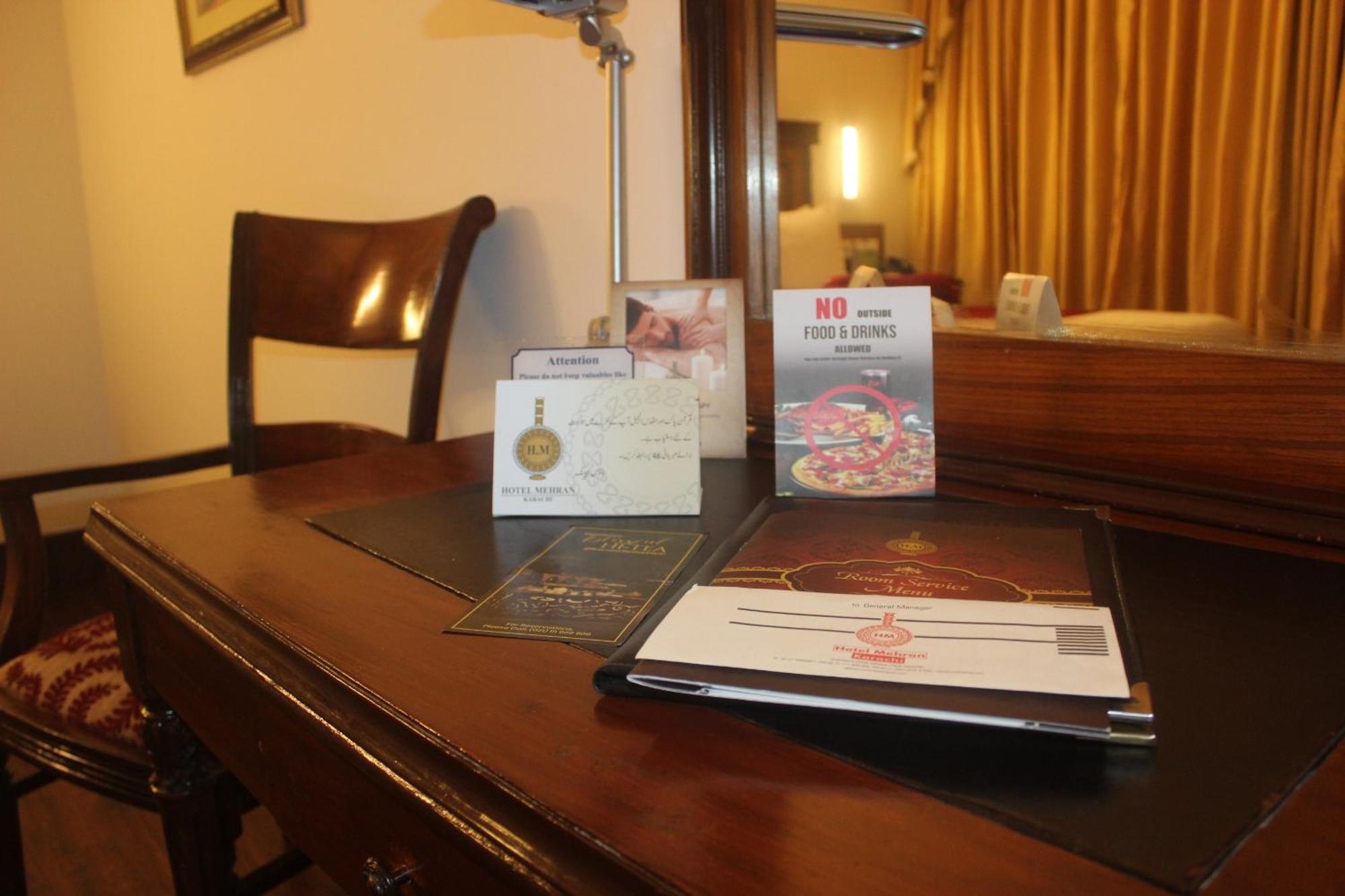 Hotel Mehran Карачи Экстерьер фото