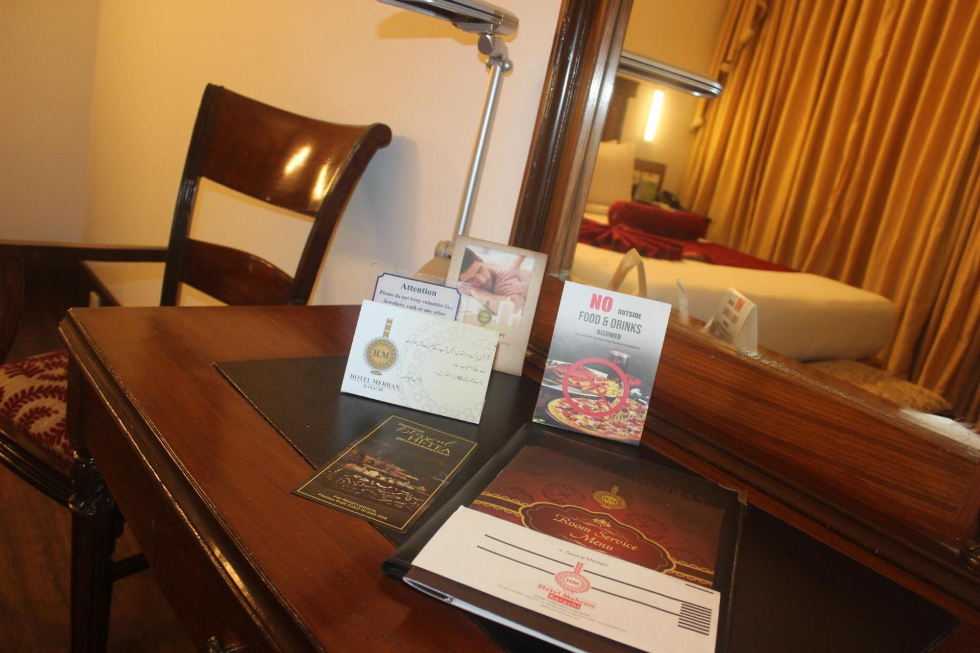 Hotel Mehran Карачи Экстерьер фото