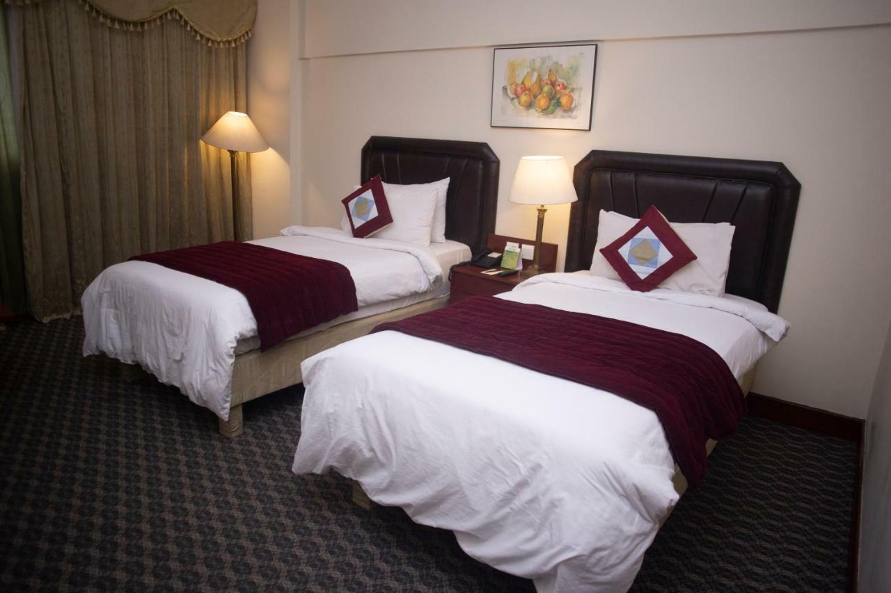 Hotel Mehran Карачи Экстерьер фото