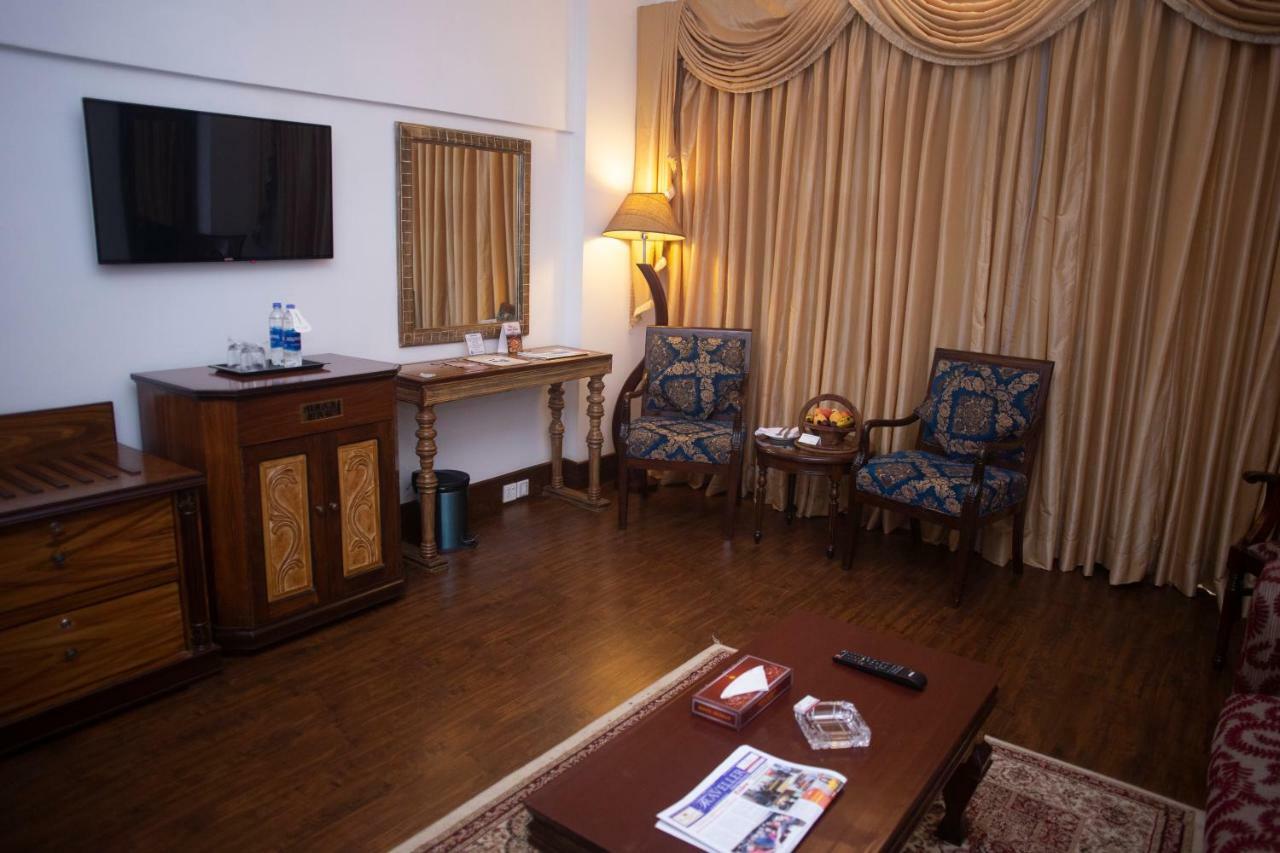 Hotel Mehran Карачи Экстерьер фото